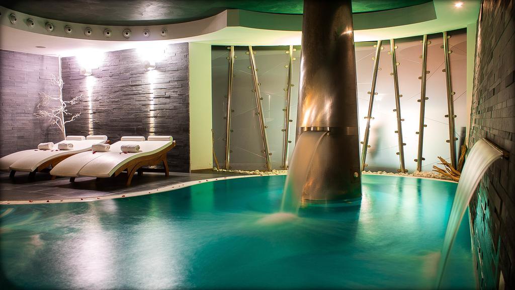 Hotel Grand Tiziano E Dei Congressi 4*