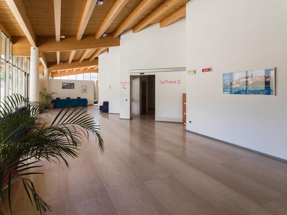 Hotel Grand Tiziano E Dei Congressi 4*